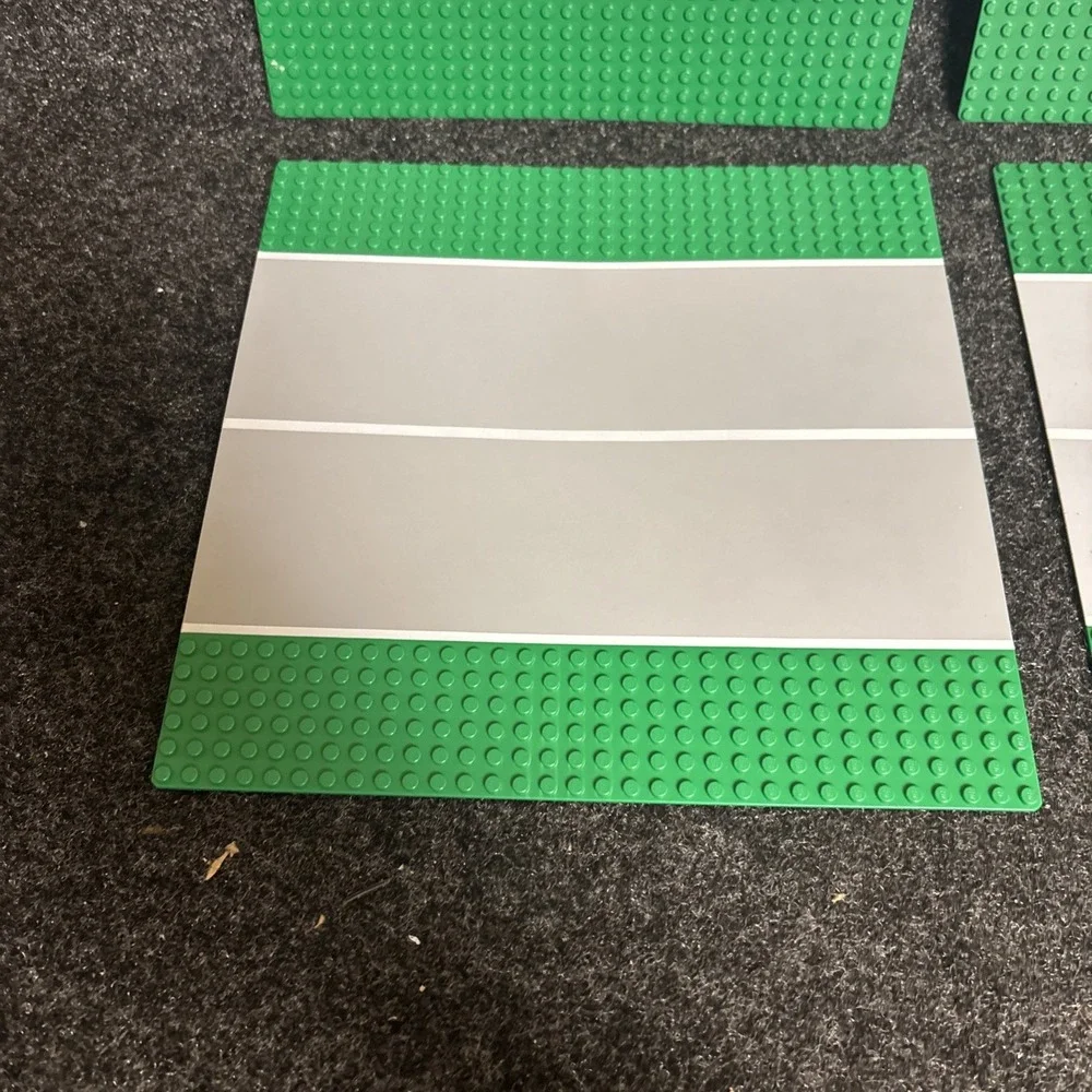 Genuine Lego Road Plates Base Plates Green side Grey road 10